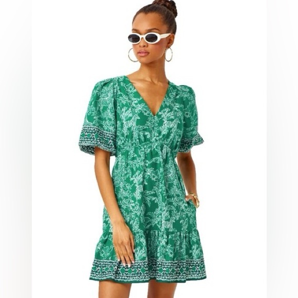 Lilly Pulitzer Dresses & Skirts - Lilly Pulitzer Green Patterned Mini Dress